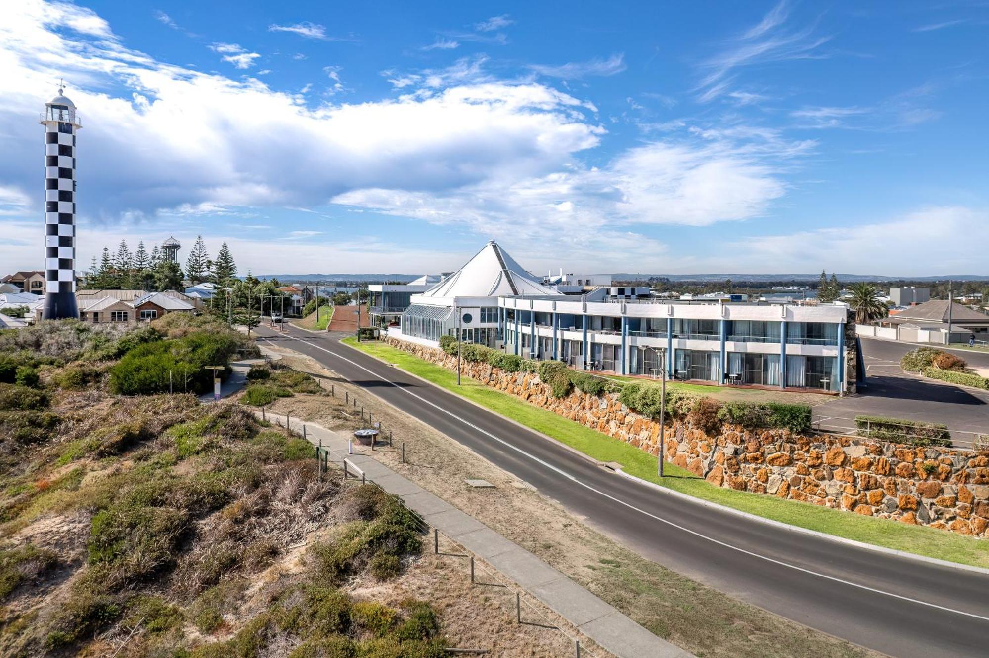 Mantra Bunbury Hotel Exterior photo