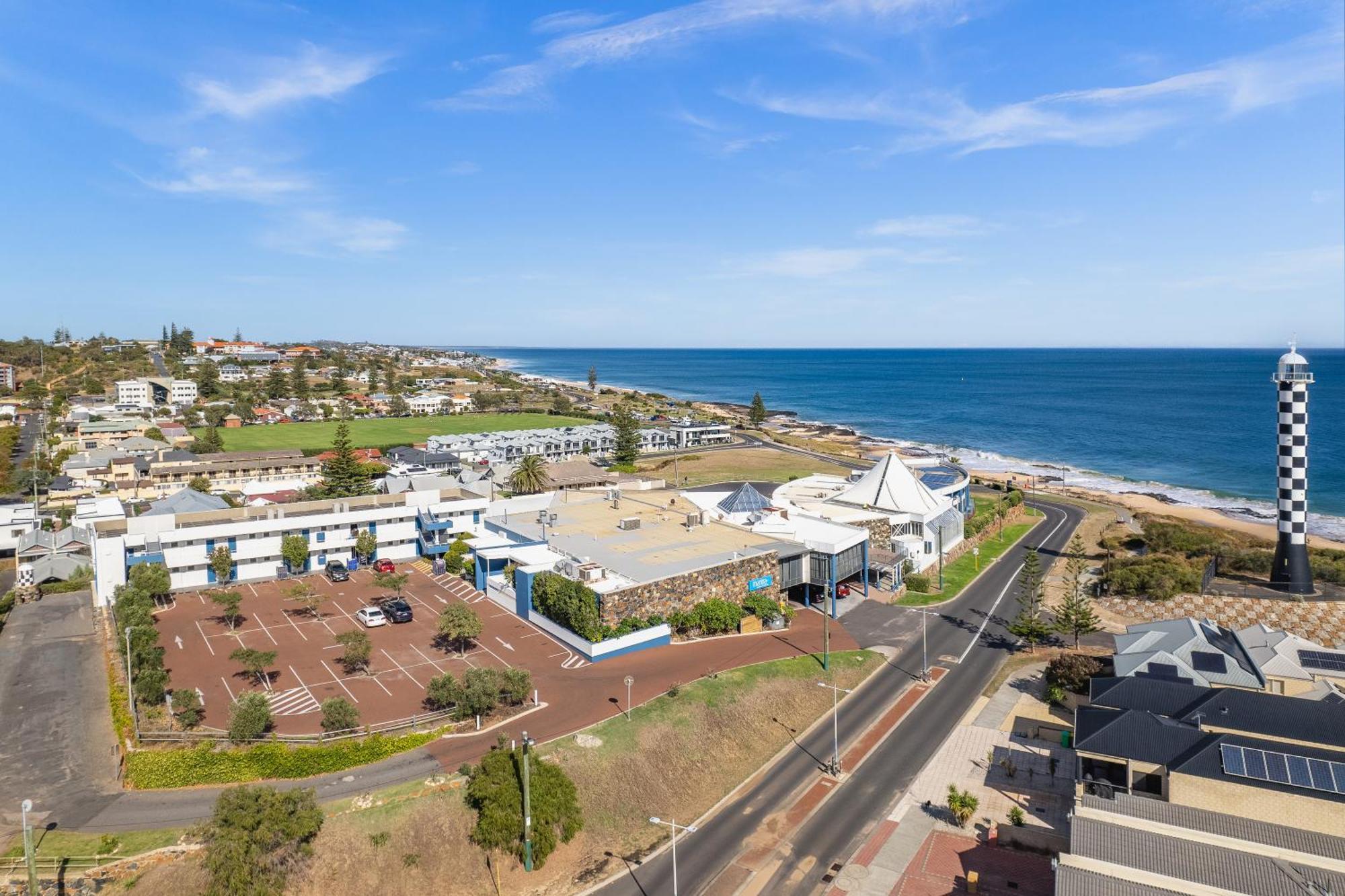 Mantra Bunbury Hotel Exterior photo