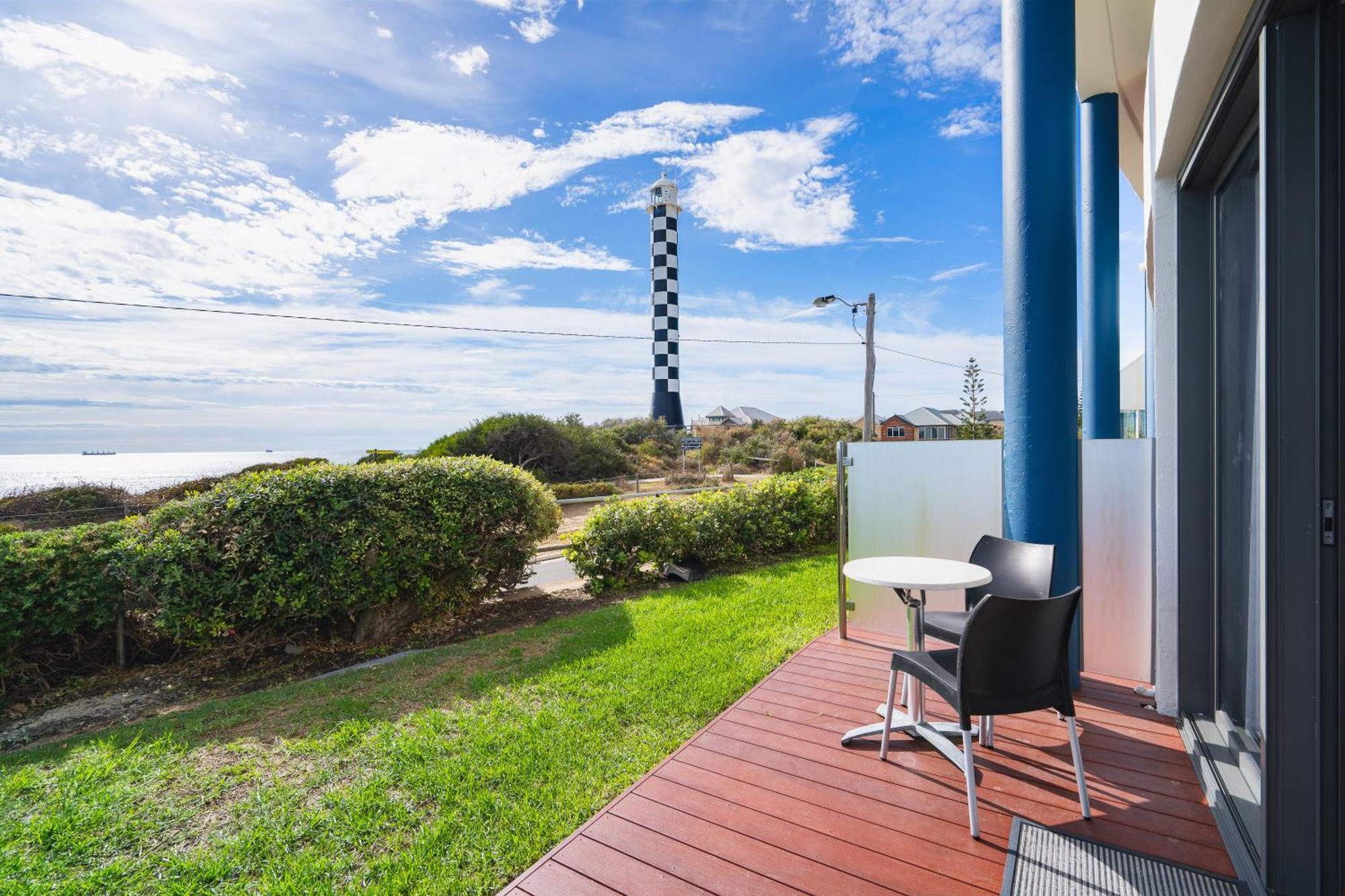 Mantra Bunbury Hotel Exterior photo