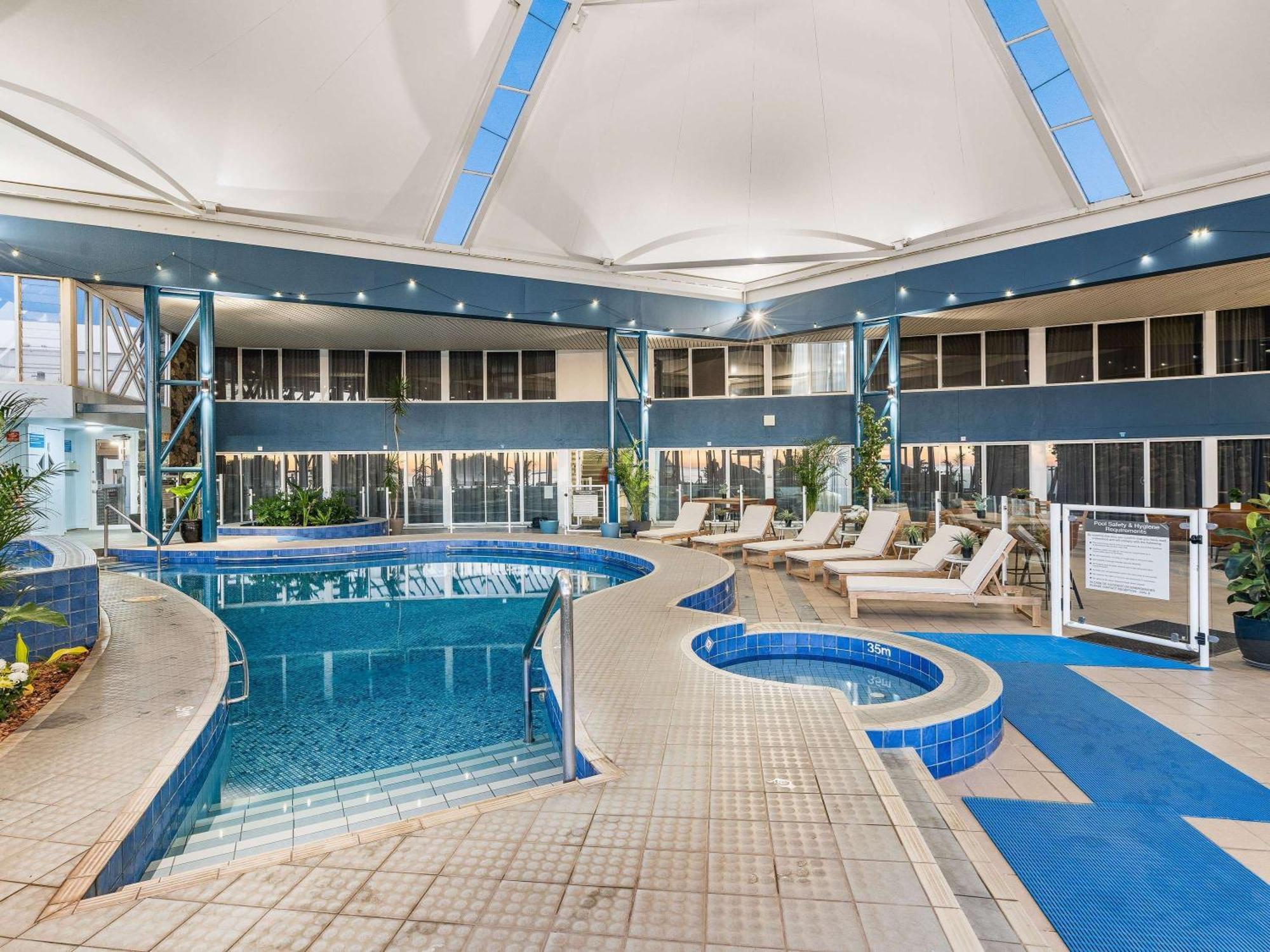 Mantra Bunbury Hotel Exterior photo