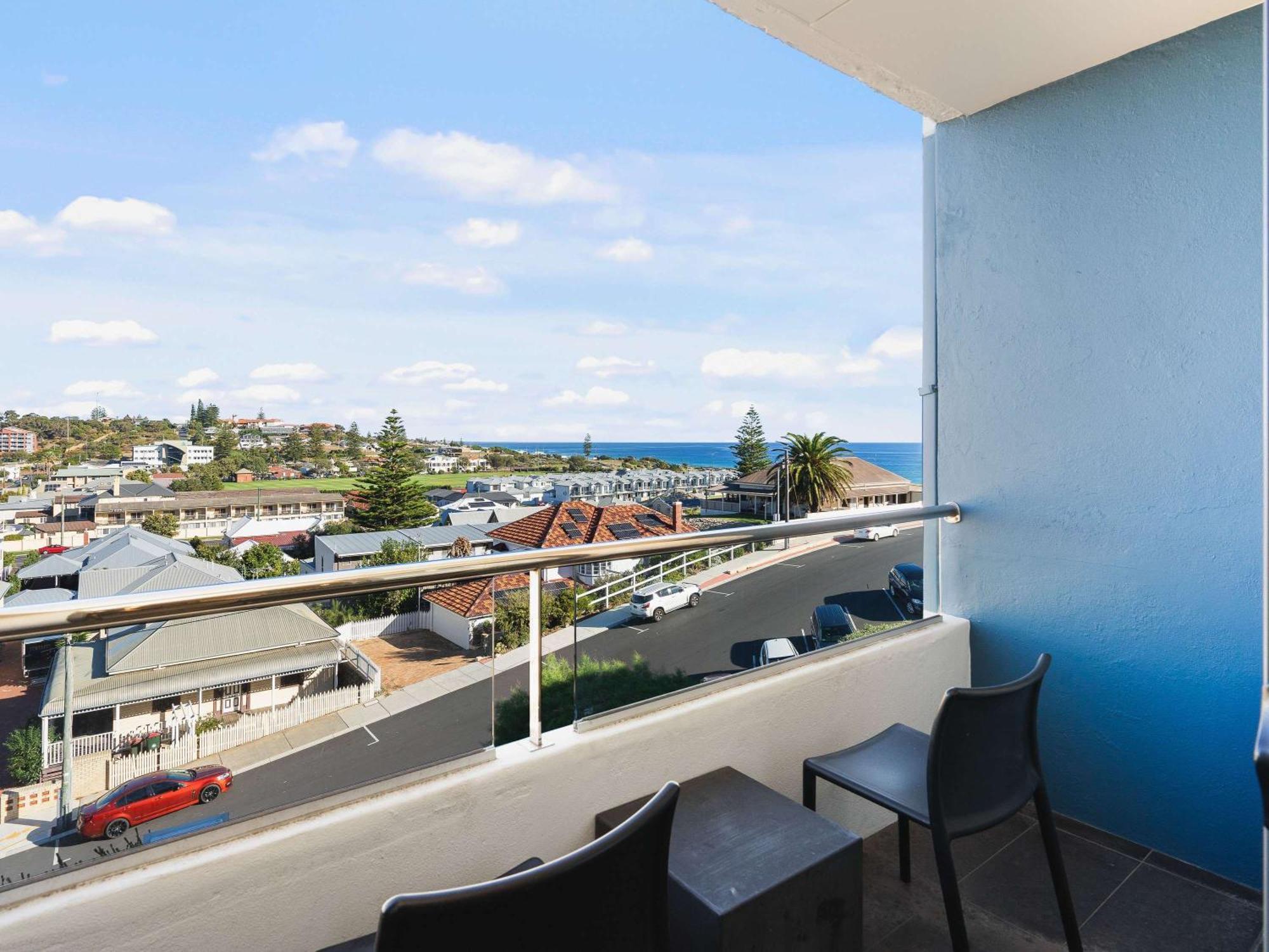 Mantra Bunbury Hotel Exterior photo