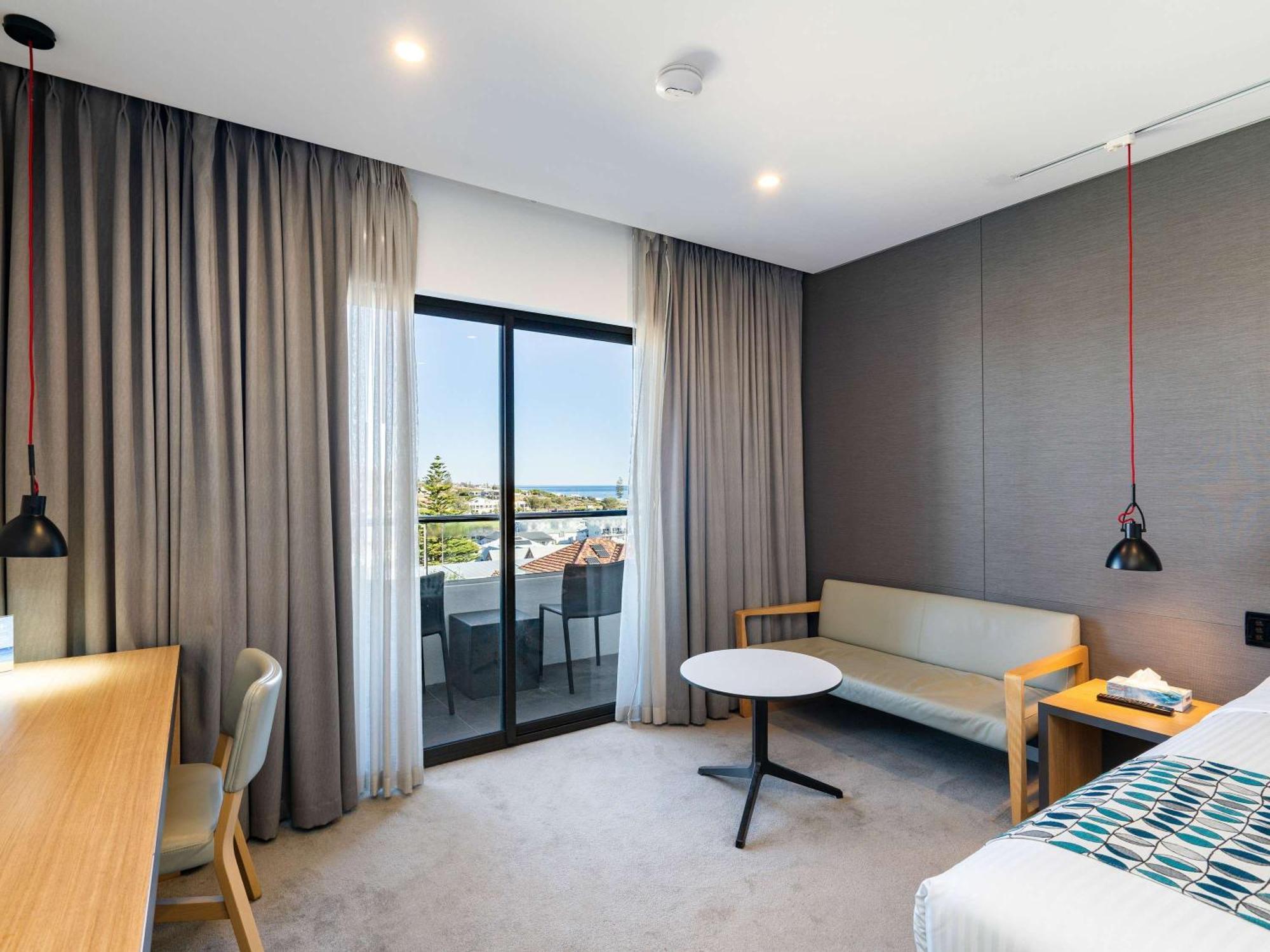 Mantra Bunbury Hotel Exterior photo
